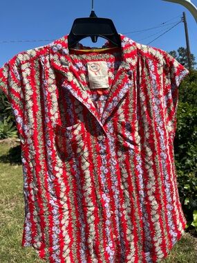 Conversations by Anthropologie Red Floral Button-Up